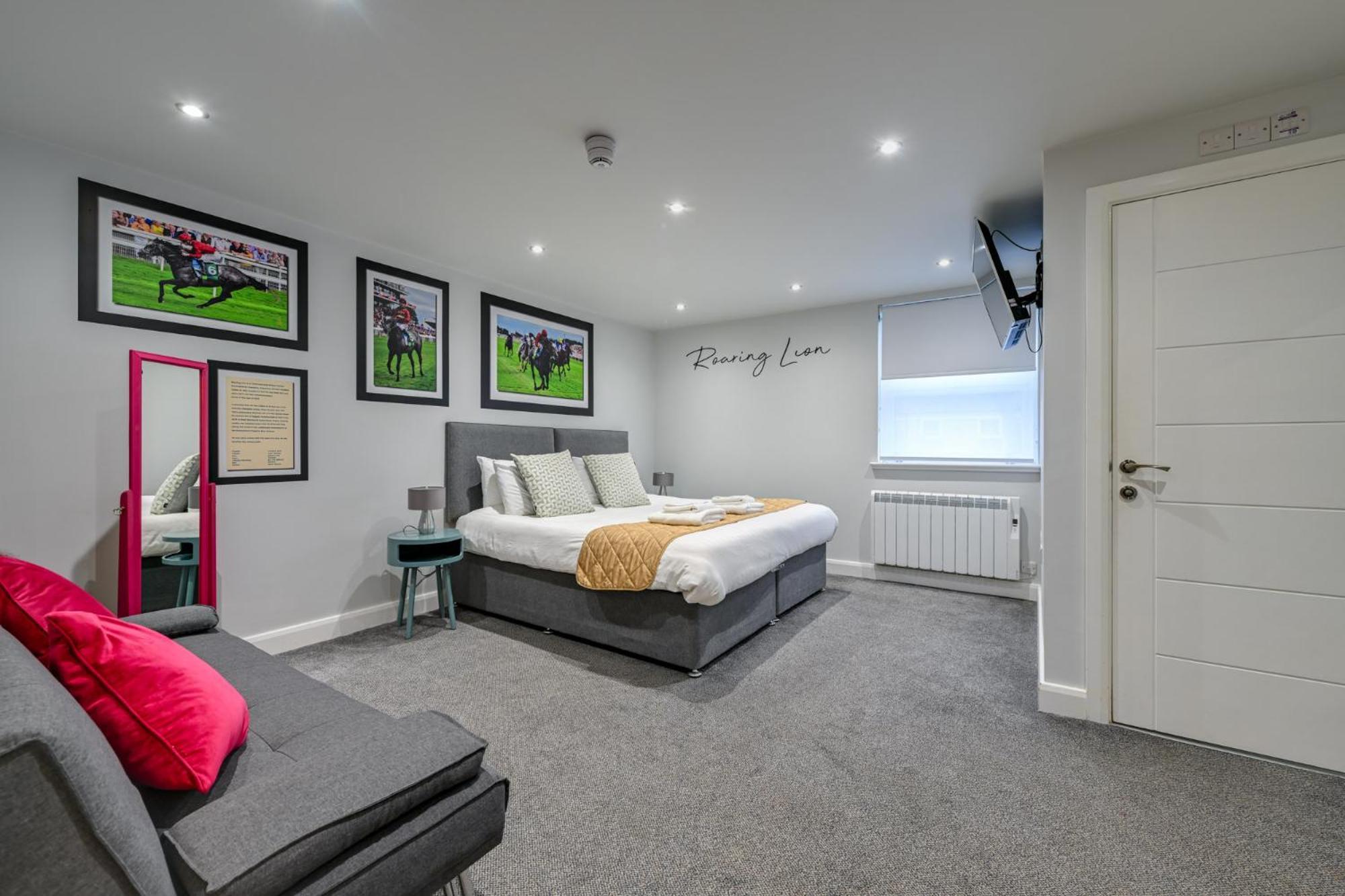 Отель Stableside At York Racecourse Экстерьер фото