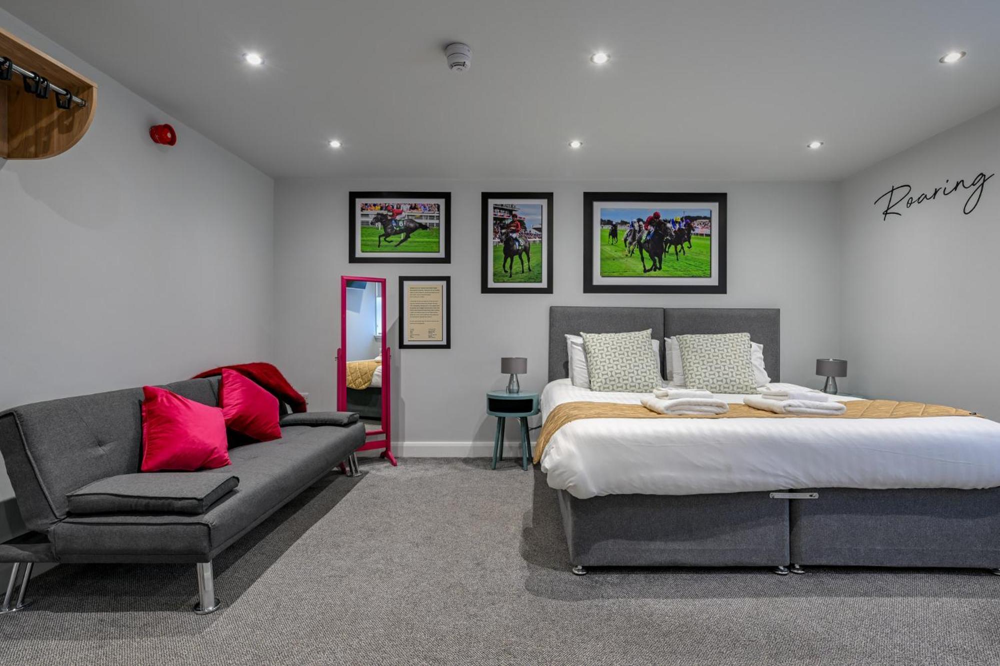 Отель Stableside At York Racecourse Экстерьер фото